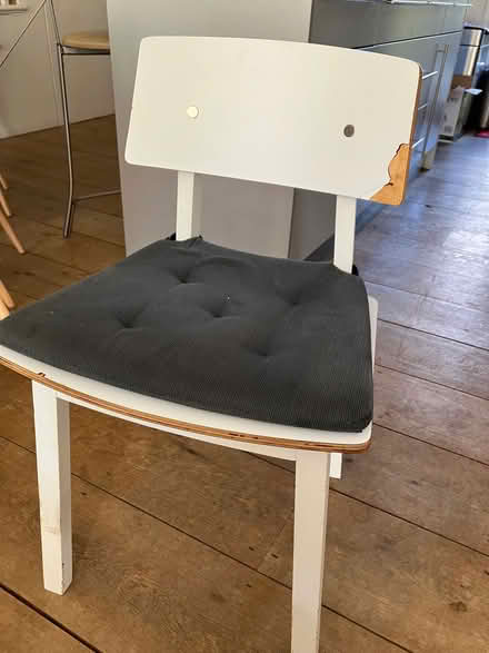 Photo of free White IKEA kitchen chairs (Brownswood Park N5) #3