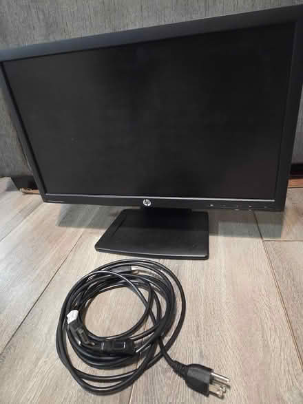 Photo of free HP Monitor (Winston Churchill & Britannia) #1