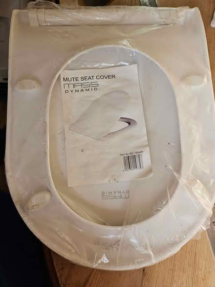 Photo of free Toilet seat - plastic, white, slow close (Randwick GL6) #1
