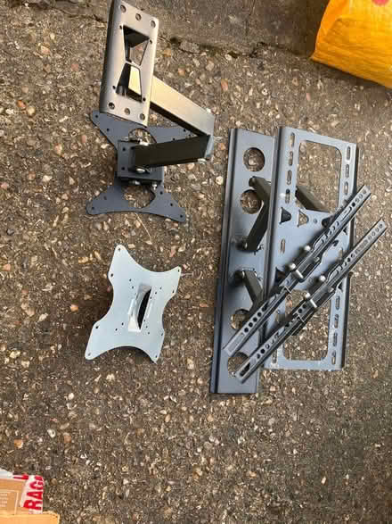 Photo of free TV / monitor brackets (Molesey KT8) #1