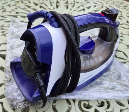 Photo of free Steam Iron (Barnard's Green WR14) #2