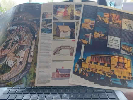 Photo of free 1950s Hornby leaflet not complete (Highwood CM1) #1