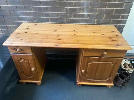Photo of free Desk (CT20) #2