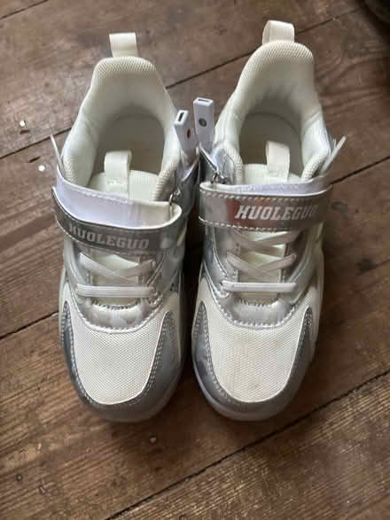 Photo of free Trainers/ skates size 32EU 13uk (Brick lane E1) #1