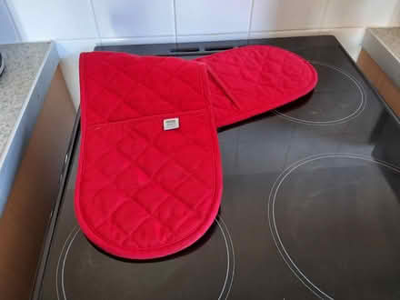 Photo of free Oven glove (Nailsworth GL6) #1