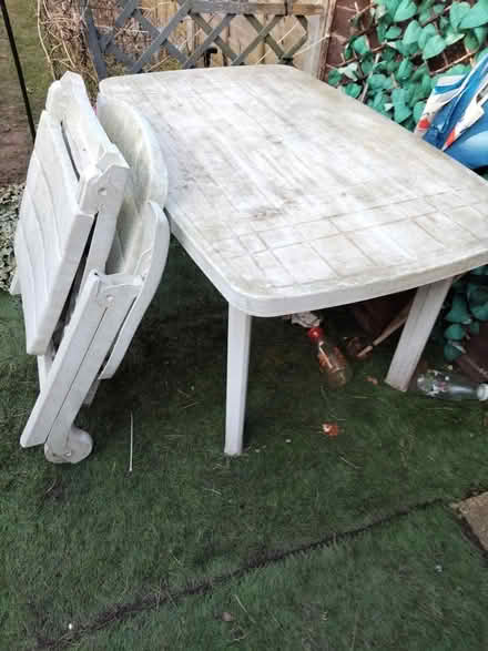 Photo of free garden table and Lounger (Hampton TW12) #2