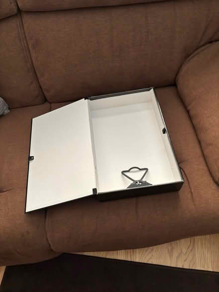 Photo of free I box file (Hildenborough TN11) #2