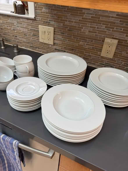 Photo of free Crate & Barrel porcelain dinnerware (Cherry Chase Sunnyvale) #1
