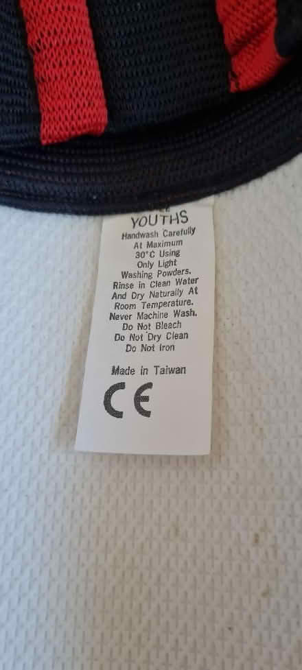 Photo of free Youths football shinpads (Priestwood RG42) #2