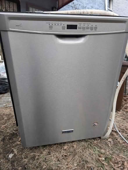 Photo of free Maytag Dishwasher (The Bronx, Freeman Ave (2/5)) #1