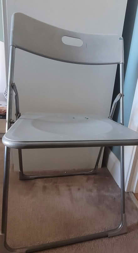 Photo of free Foldable chair (plastic and metal) (Bow E3) #2