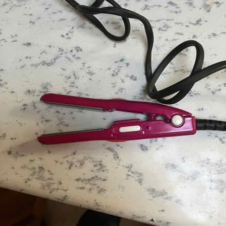 Photo of free Mini hair straighteners (Oakley Cheltenham GL52) #1