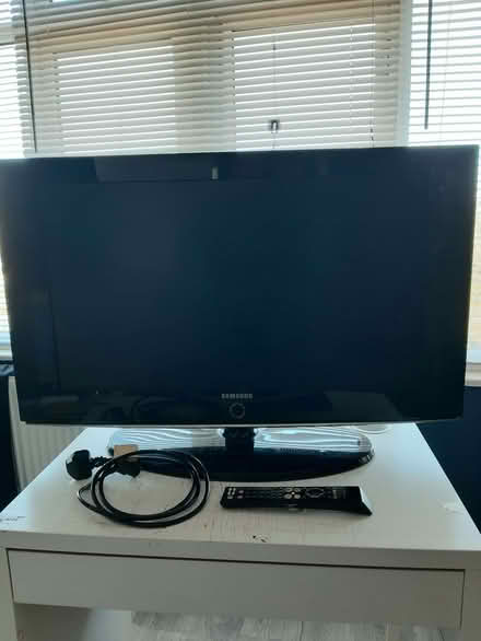 Photo of free Samsung Faulty 32" TV (Tolworth KT6) #1