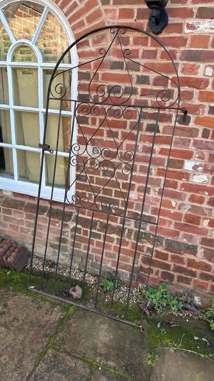 Photo of free Gate (Woodbridge IP12) #2