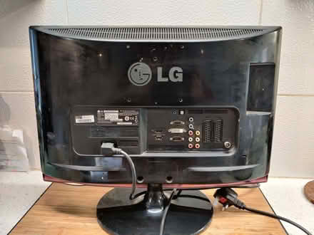 Photo of free TV (Markinch KY7) #3