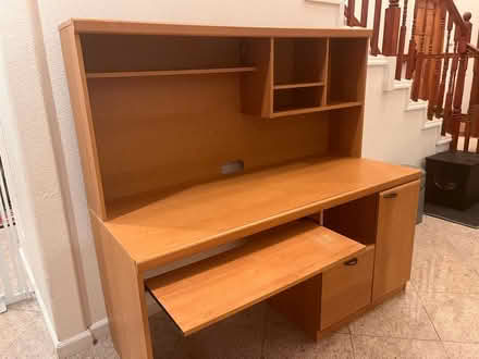 Photo of free Desk, great condition (no hutch) (near Central Park) #1