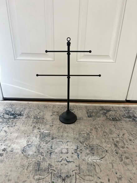 Photo of free jewelry display (West Chester / West Goshen) #1