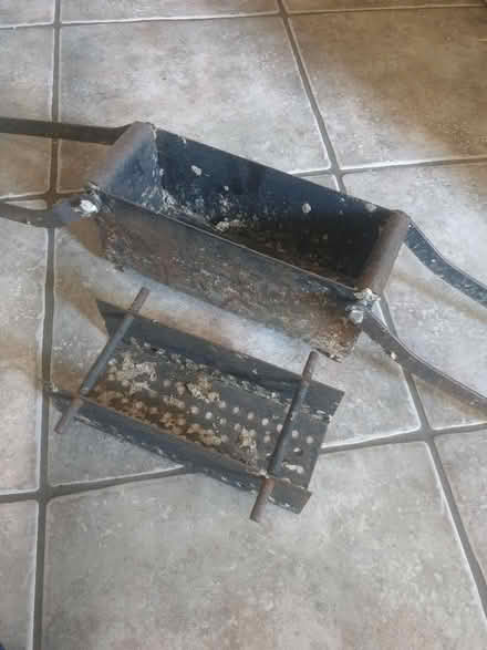 Photo of free Cardboard log press (Drayton OX14) #1