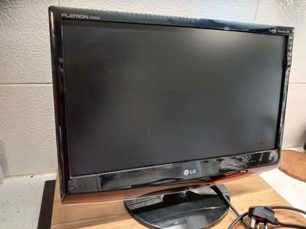 Photo of free TV (Markinch KY7) #1