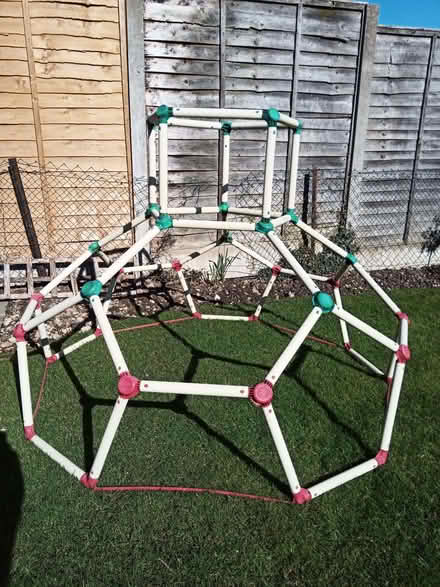 Photo of free Small climbing frame for children age 3-6 (Enfield EN2) #1