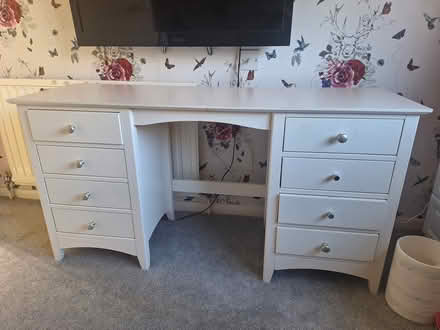 Photo of free White dressing table (ME19 West Malling area) #1