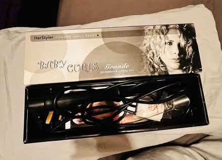 Photo of free HerStyler professional curling iron (Sandhurst) #1
