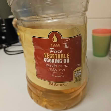 Photo of free Veg oil (Slough SL1) #1