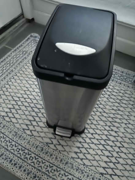 Photo of free Small kitchen garbage can (Bloomingdale) #1
