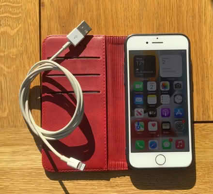 Photo of free iPhone 7 (Stanstead Abbotts SG12) #1