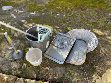 Photo of free Various kitchen / cleaning items (Acton W3) #1
