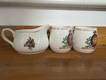 Photo of free Gravy boat and mugs (BR3) #1