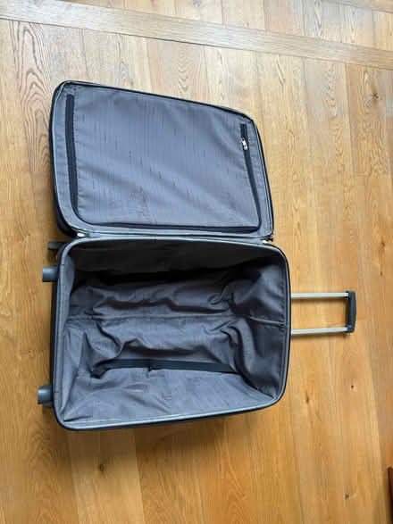 Photo of free Samsonite suitcase - broken handle (SW12) #2