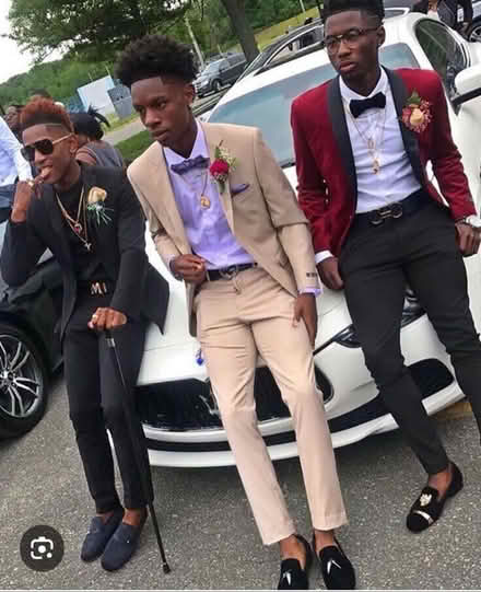 Photo of Prom Clothes & Shoes for Teens (Avenue/ Eglinton) #2