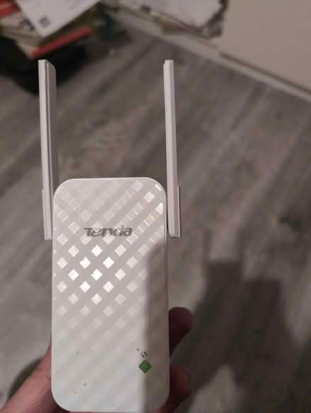 Photo of free WiFi extender (Bromley North BR1) #1