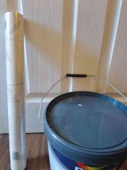 Photo of free Dulux white emulsion paint 10litre (Garden City OX5) #2