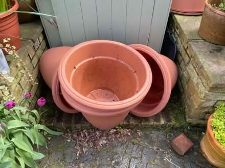 Photo of free Very large pots (Frodsham WA6) #1