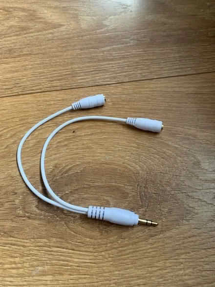 Photo of free Headphone splitter (Hulme M16) #1