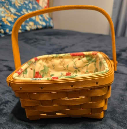 Photo of free handle Longaberger basket (off Fisher Blvd) #1