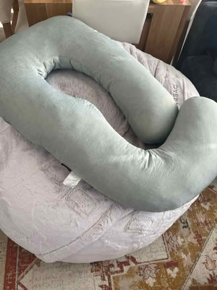 Photo of free Pregnancy Pillow (Bailey’s Crossroads) #2