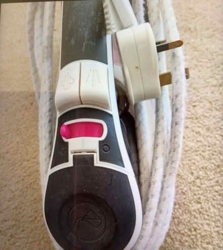 Photo of free Electric steam iron (Pant SY10) #2