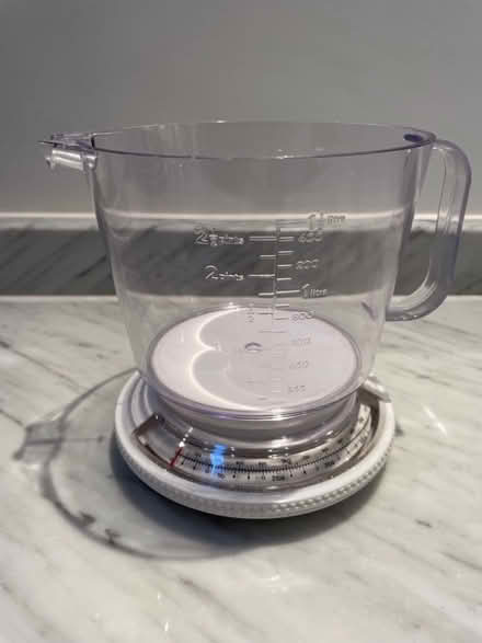 Photo of free Measuring scale and fitted jug (G61) #1