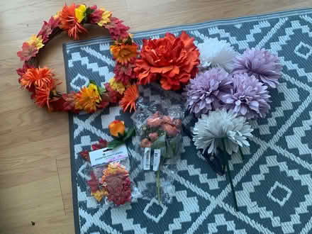 Photo of free Door wreath & silk flowers (Lane Head BB8) #1