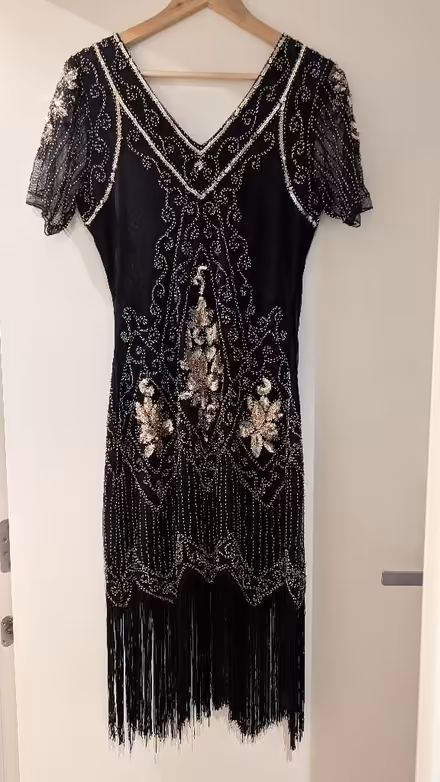 Photo of free 1920 Flapper fringed sequin dress + head piece. (Finsbury Park N7) #1