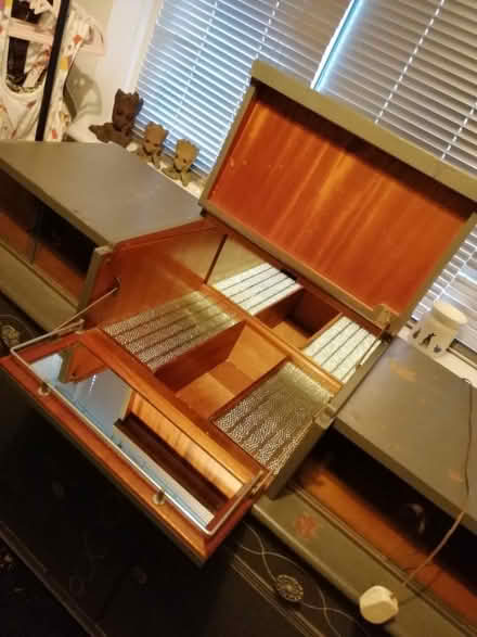 Photo of free Upcycling vintage unit (Pelsall) #3