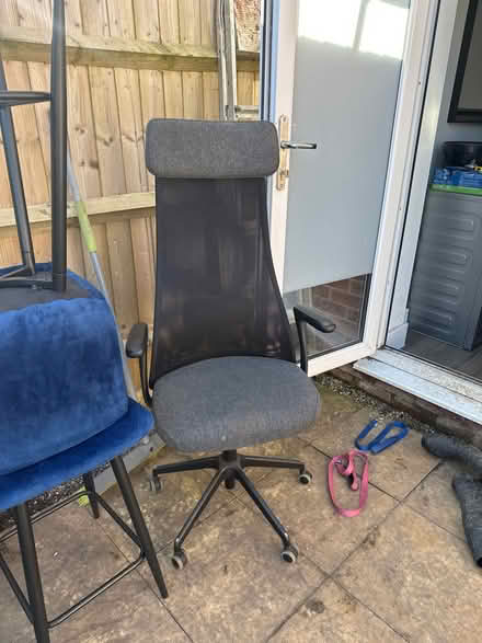 Photo of free Desk chair (B45 8UH) #1