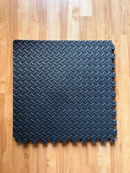 Photo of free Interlocking foam tiles x8 (Woking GU22) #1