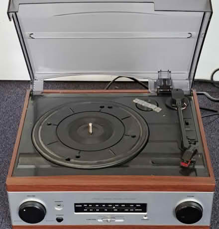 Photo of free Turntable and radio (Hayes UB4) #1