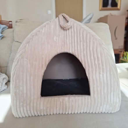 Photo of free Cat bed (Rotherhithe SE16) #1