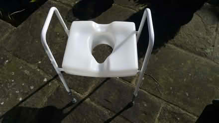 Photo of free Raised toilet seat (Marlow SL7) #1