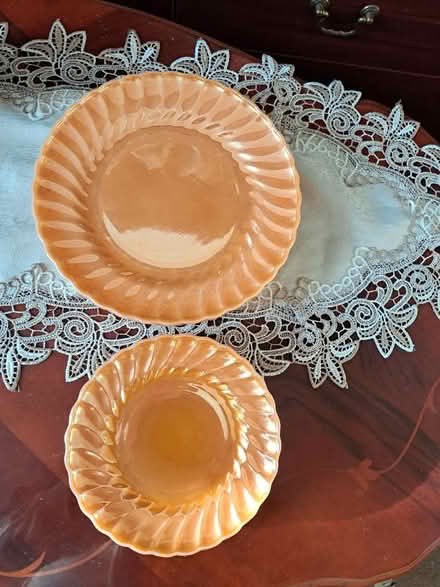 Photo of free Dinner pearl plates (West Croydon CR0) #1